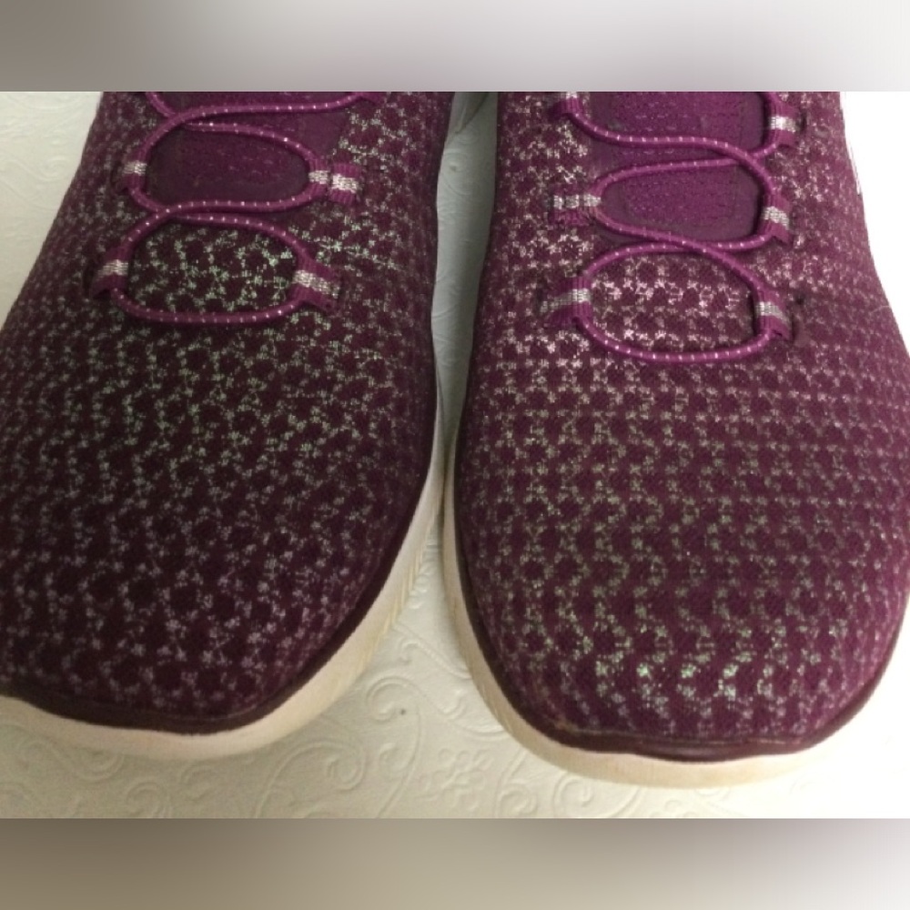 Skechers Plum Memory Foam, Woman’s 8